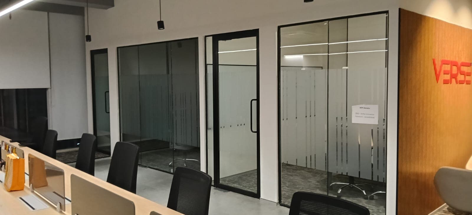Aluminium glass partition